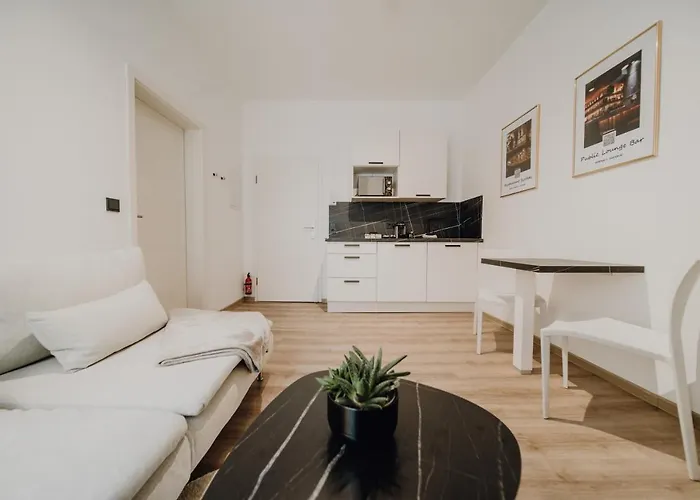 Llr Design - Sienna Beige Im Zentrum Von Koblenz (Rhineland-Palatinate)